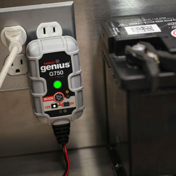 G750   6V & 12V .75A UltraSafe Battery Charger and Maintainer